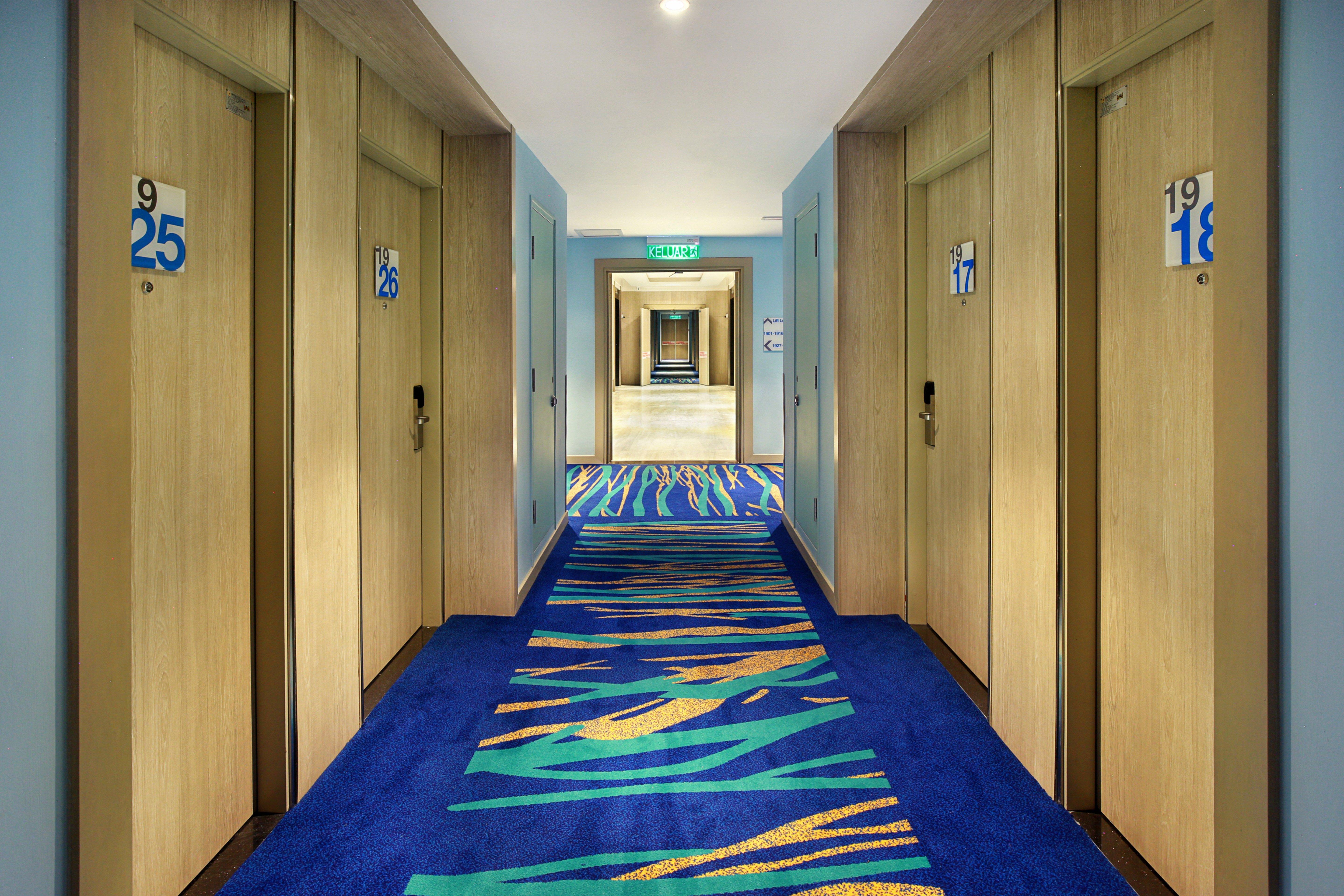 Hotel Express Centre By Ihg 3*