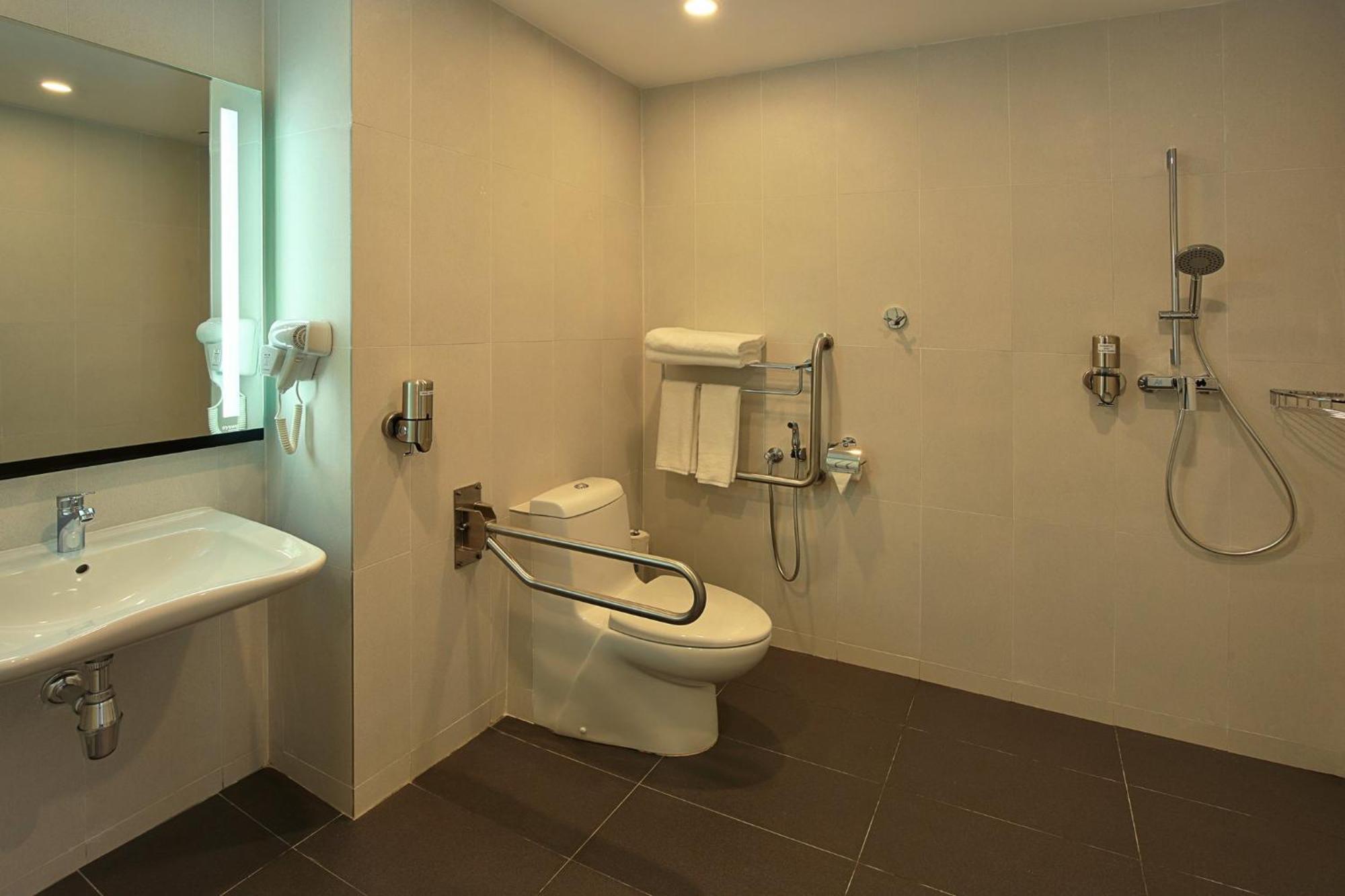 Hotel Express Centre By Ihg Kuala Lumpur