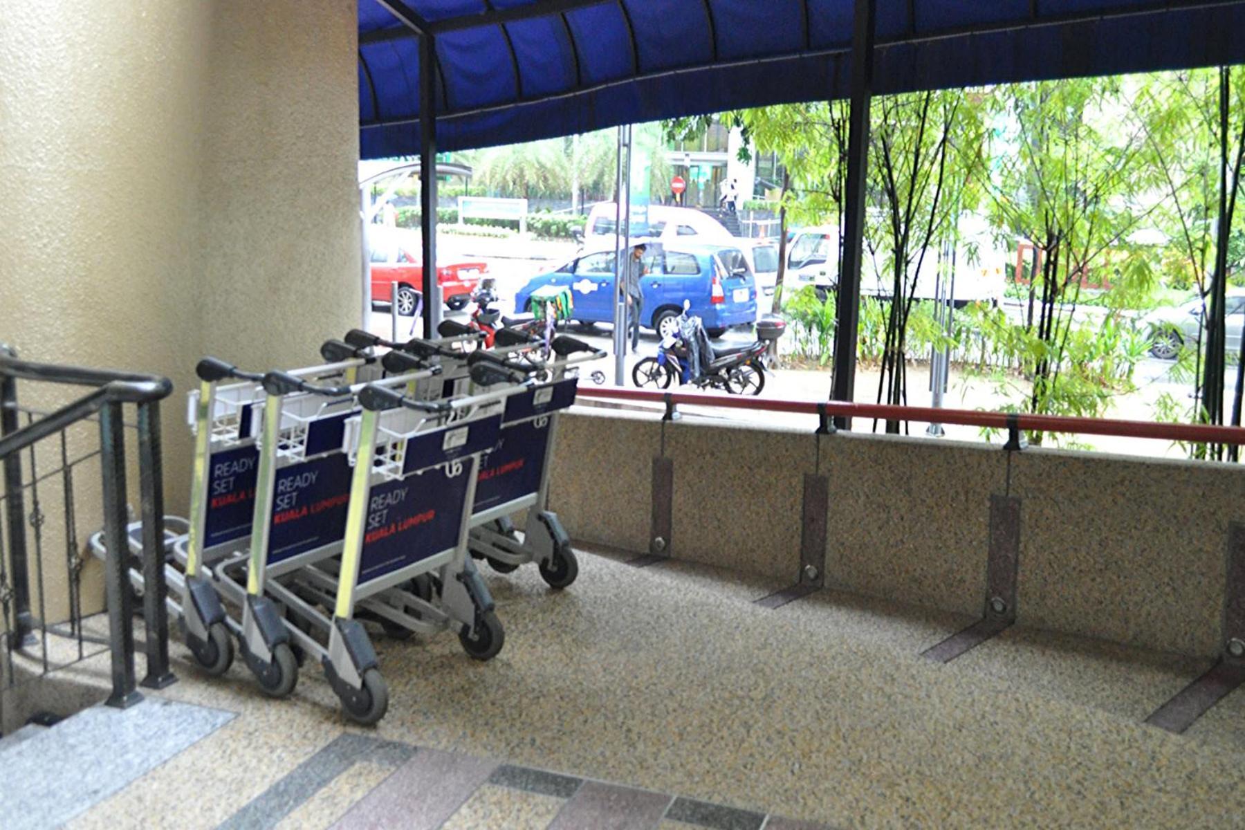 Express Centre By Ihg Hotel 3*