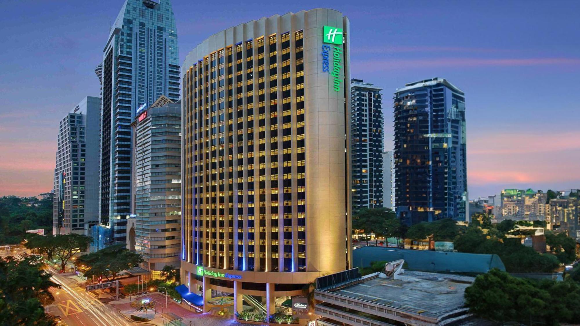 Hotel Express Centre By Ihg 3*